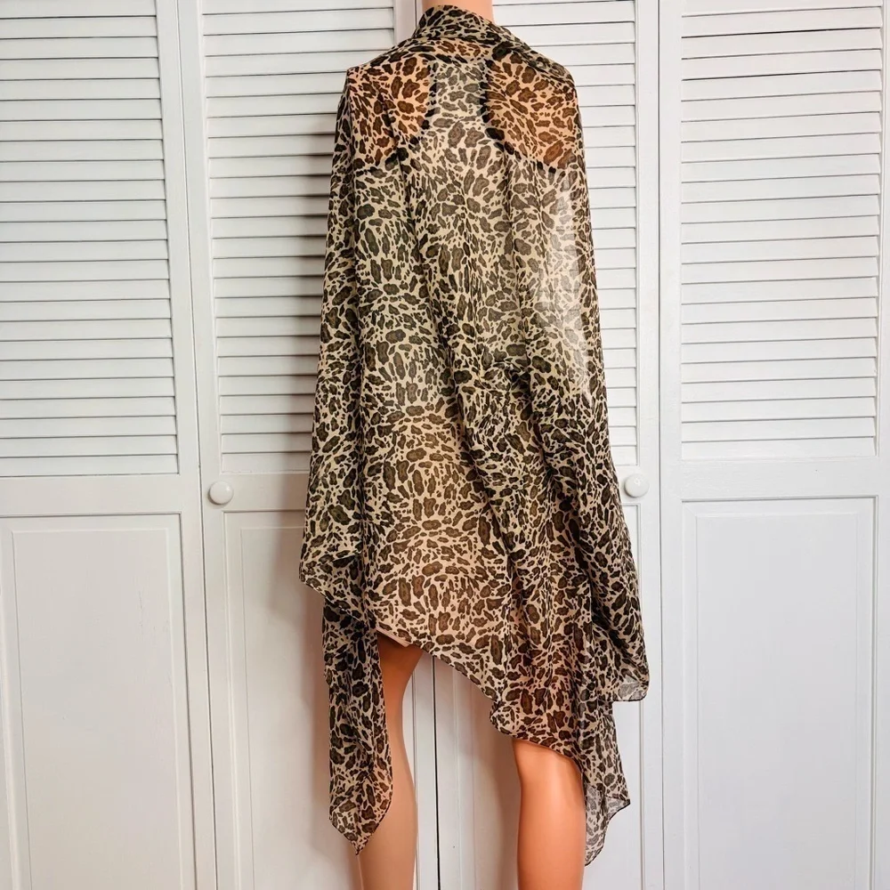 Price is firm ANN TAYLOR LOFT Lightweight Animal Print Scarf